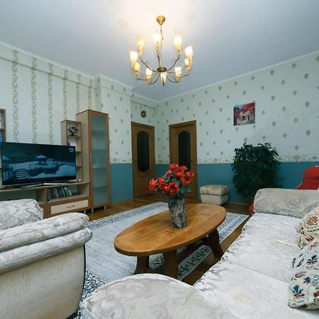 Three-Room Apartments At The Polytechnic Institute Kiev Esterno foto