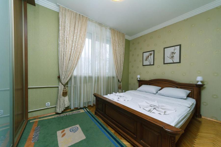 Three-Room Apartments At The Polytechnic Institute Kiev Esterno foto
